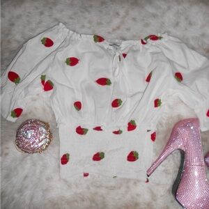 Strawberry embroidered puff sleeve white smocked top